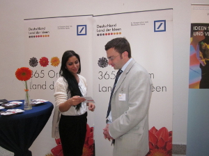 Beratung am Messestand - Messe-Marketing am Promotionstand