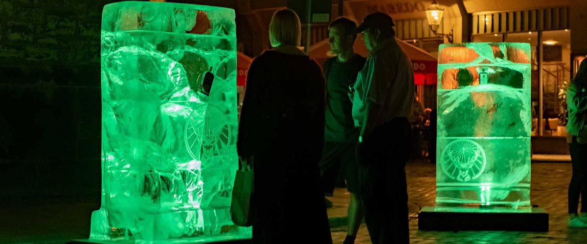 Sonderumsetzung Jägermeister Eisplakate - Ambientmedia Agentur inovisco