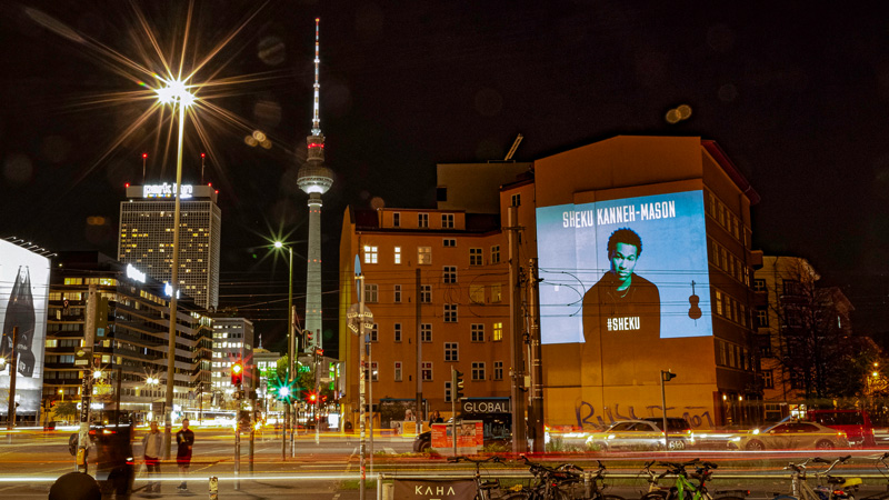 Großprojektion – Sheku Kanne-Mason Großprojektion - Sheku Kanne-Mason