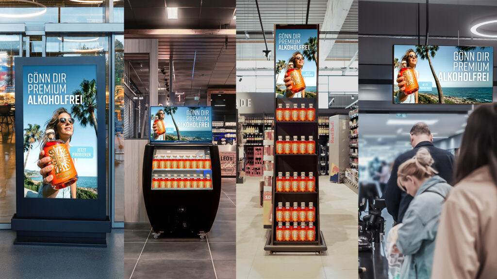 Zusammenstellung von vier Supermarkt Touchpoints, die jeweils mit einem digitalen Screen versehen sind.